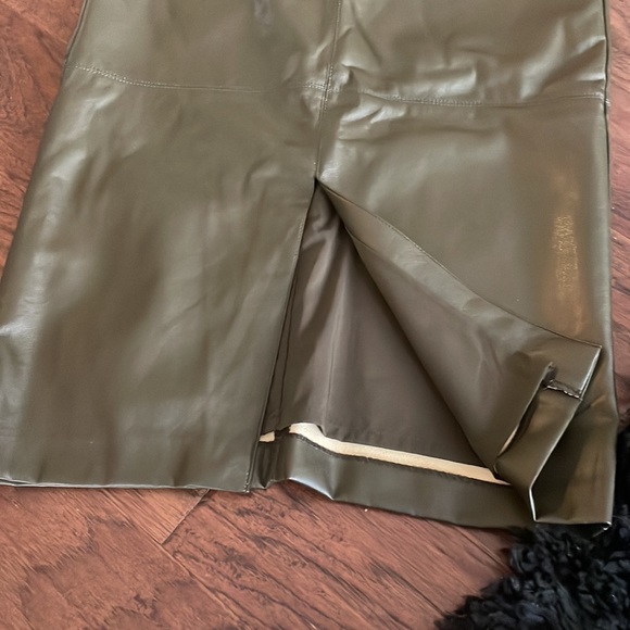 Eva Mendez faux leather skirt - Picture 2 of 5